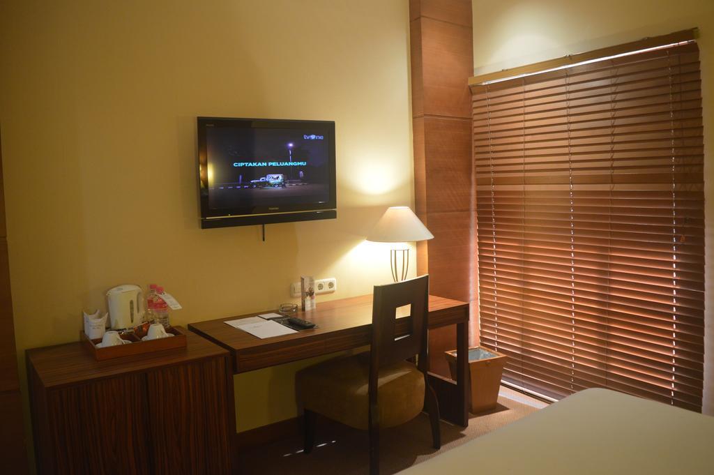 Hotel Mutiara Malioboro Джокякарта Екстериор снимка