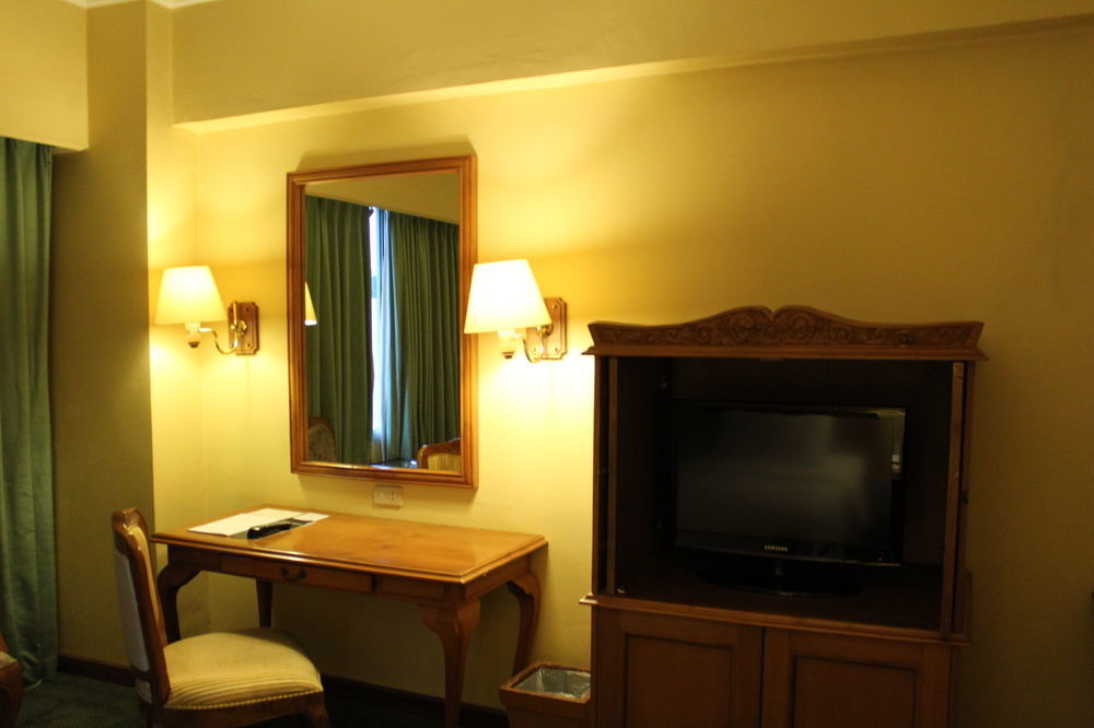 Hotel Mutiara Malioboro Джокякарта Екстериор снимка