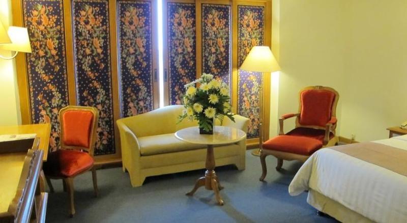 Hotel Mutiara Malioboro Джокякарта Екстериор снимка