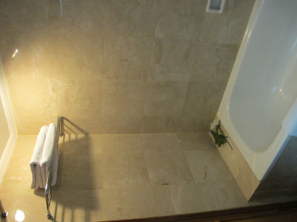 Hotel Mutiara Malioboro Джокякарта Екстериор снимка