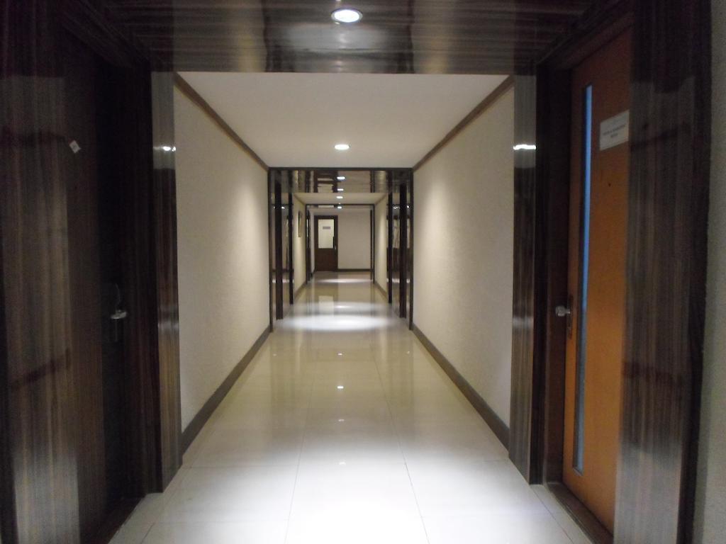 Hotel Mutiara Malioboro Джокякарта Екстериор снимка