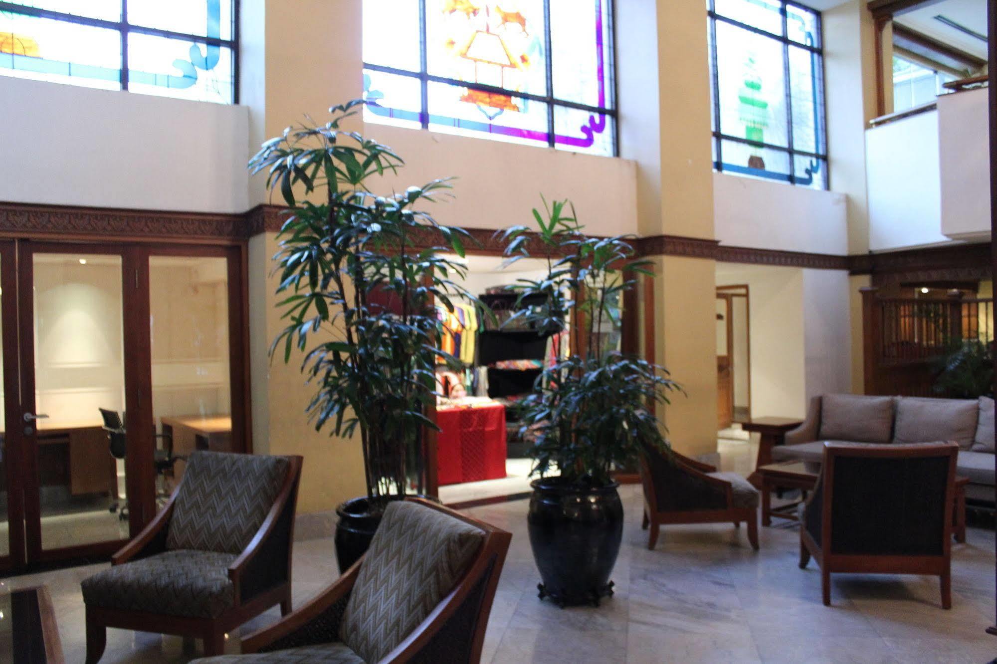 Hotel Mutiara Malioboro Джокякарта Екстериор снимка