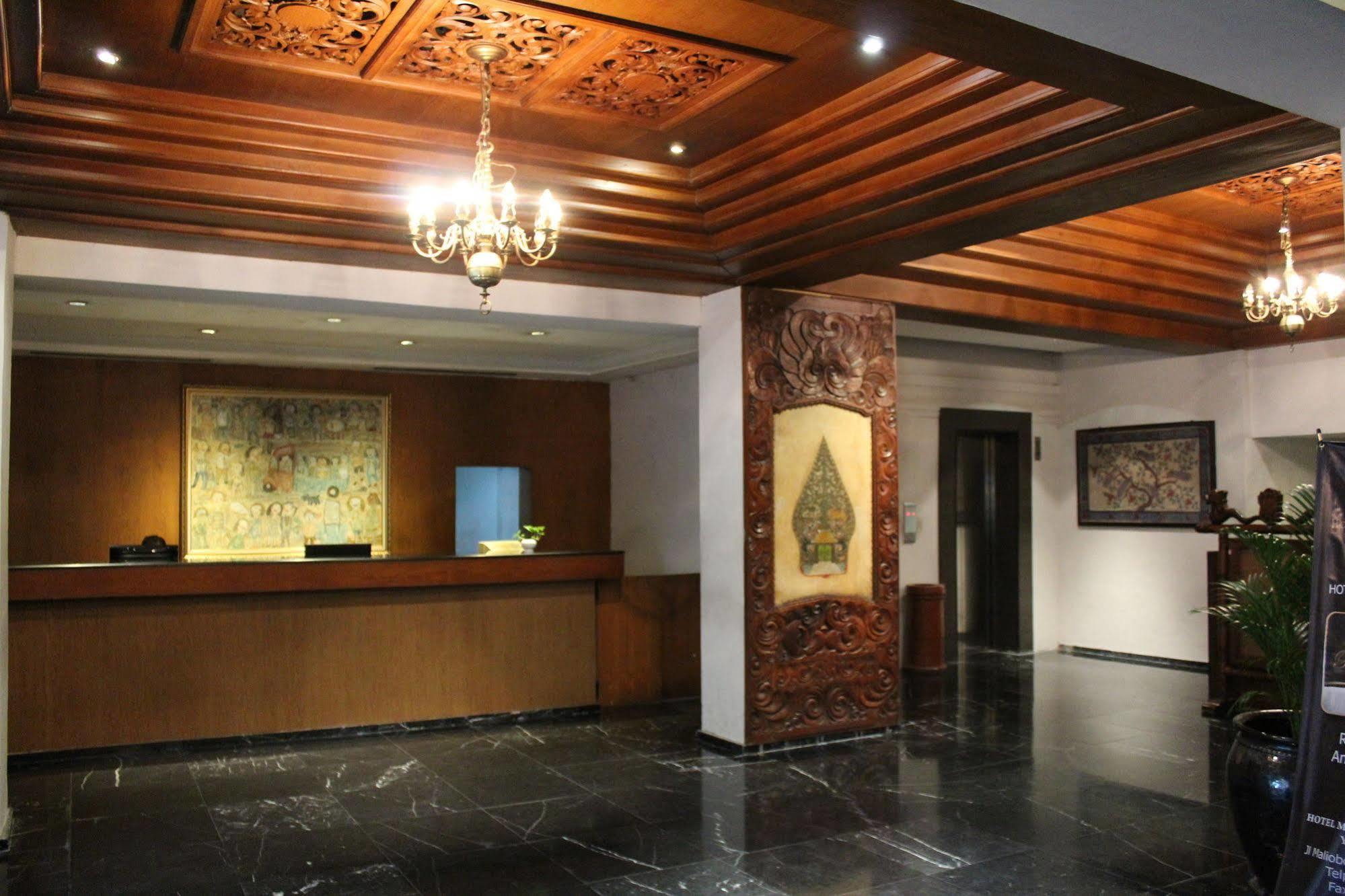 Hotel Mutiara Malioboro Джокякарта Екстериор снимка