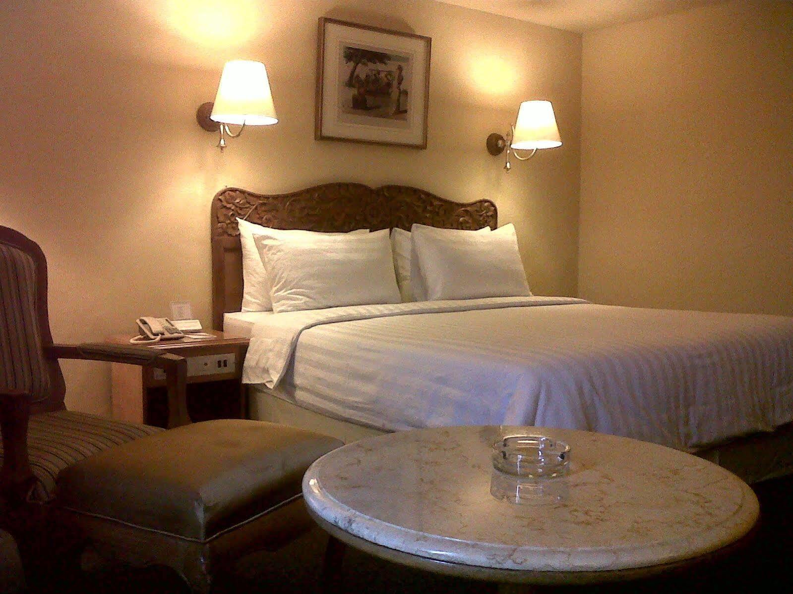 Hotel Mutiara Malioboro Джокякарта Екстериор снимка
