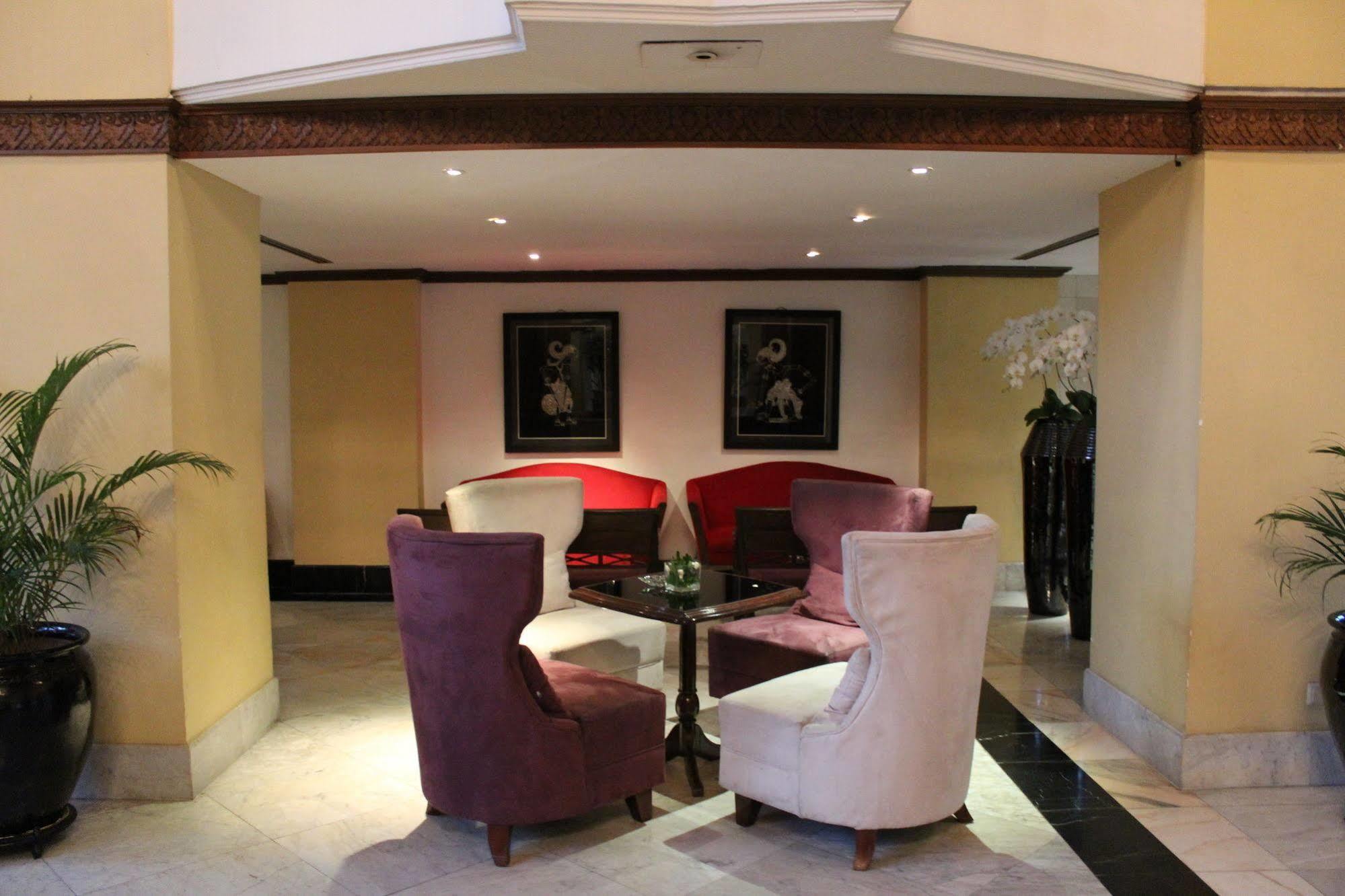 Hotel Mutiara Malioboro Джокякарта Екстериор снимка