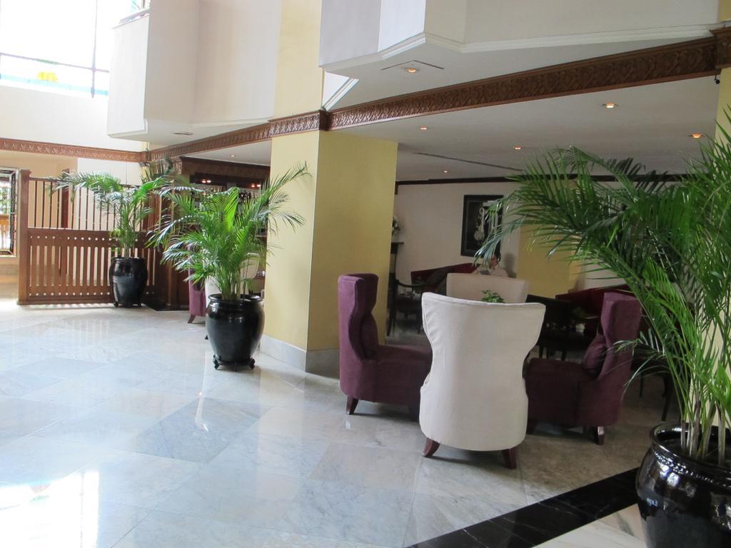 Hotel Mutiara Malioboro Джокякарта Екстериор снимка